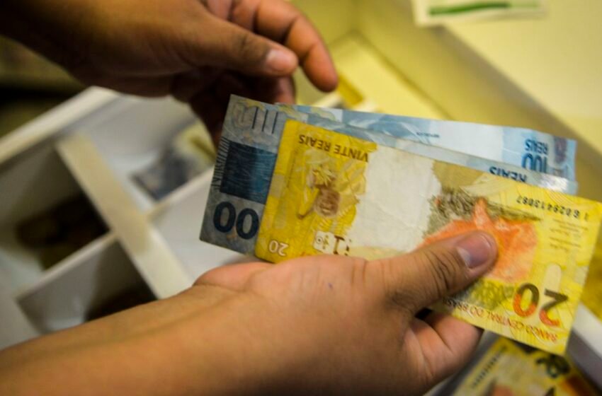  Governo propõe salário mínimo de R$ 1.630 em 2026