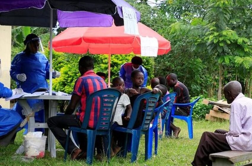  Uganda declara fim de surto de ebola  