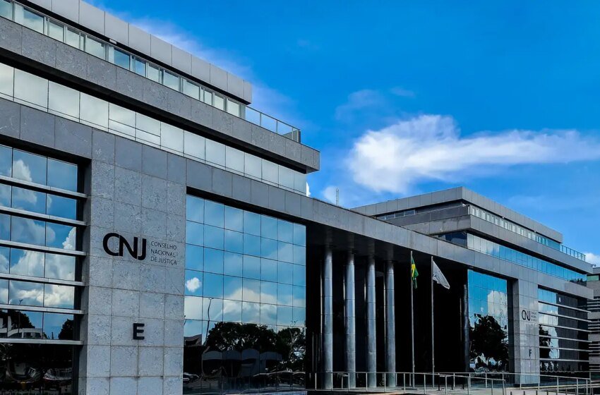  CNJ afasta desembargador por mensagens públicas de apoio a Bolsonaro