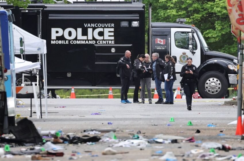  Homem joga carro contra dezenas de pessoas no Canadá; 11 morreram