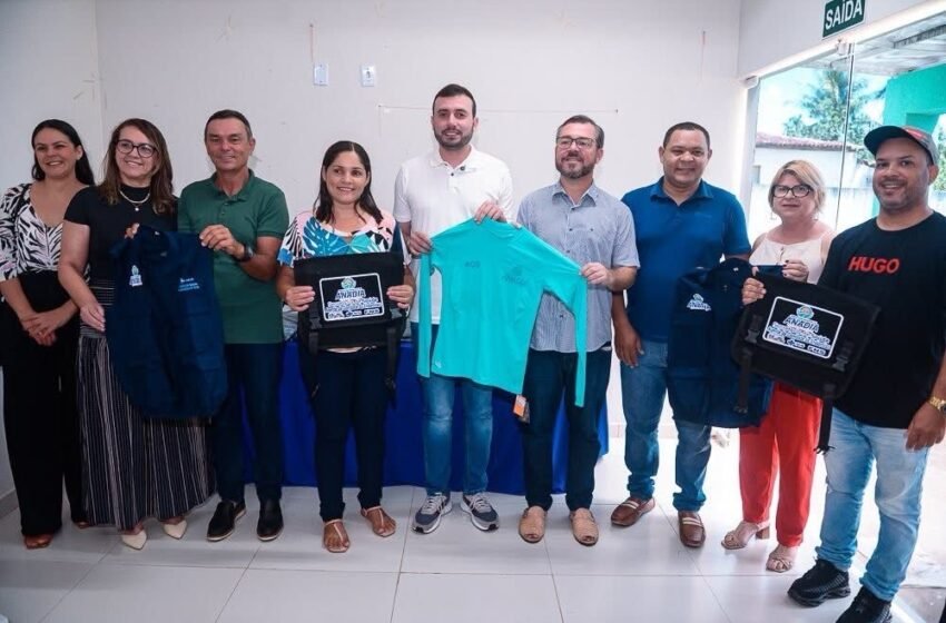  Prefeito de Anadia entrega novos fardamentos aos Agentes Comunitários de Saúde e de Combate às Endemias