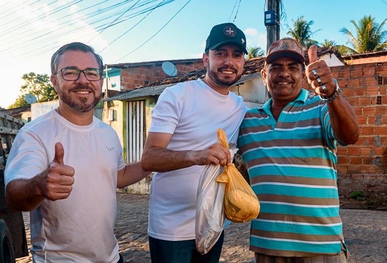  Santa Tradição: Prefeitura de Anadia distribui 8 toneladas de peixe à população