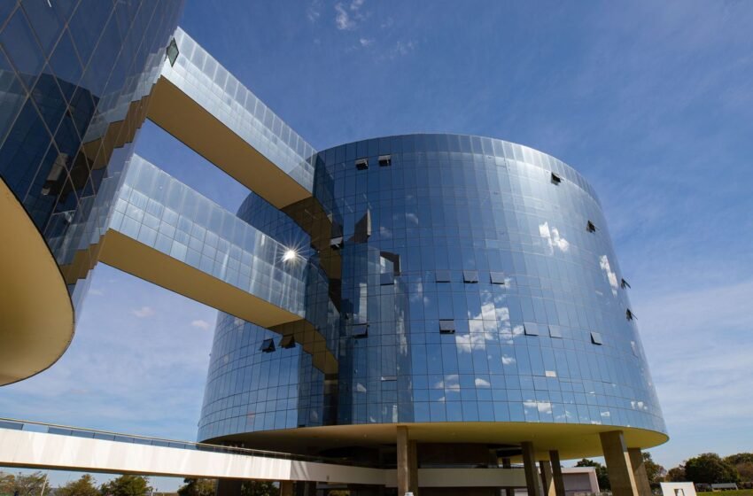  MPF questiona veto a terapia hormonal para crianças e adolescentes