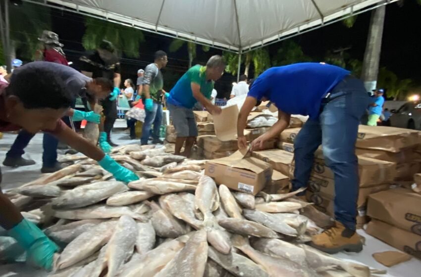Tapera mantém firme distribuição de cestas básicas e peixe da Semana Santa