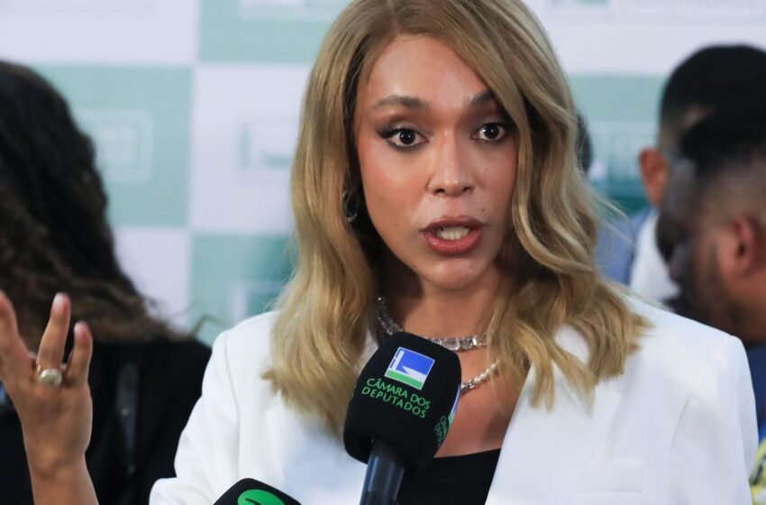  Erika Hilton aciona MRE após ter visto emitido com gênero masculino