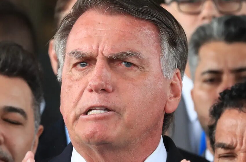  Bolsonaro passa por cirurgia no intestino neste domingo