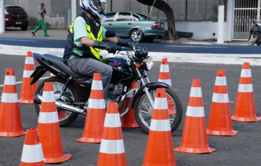 Justiça nega liminar a APP que oferece serviço de mototáxi em SP