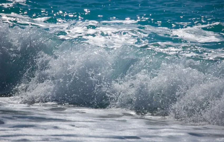  Surfista morre afogado em Santos (SP) durante ressaca de mar