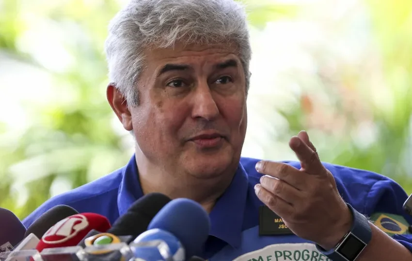 Girão, Marcos do Val e Marcos Pontes protocolam candidatura à presidência do Senado