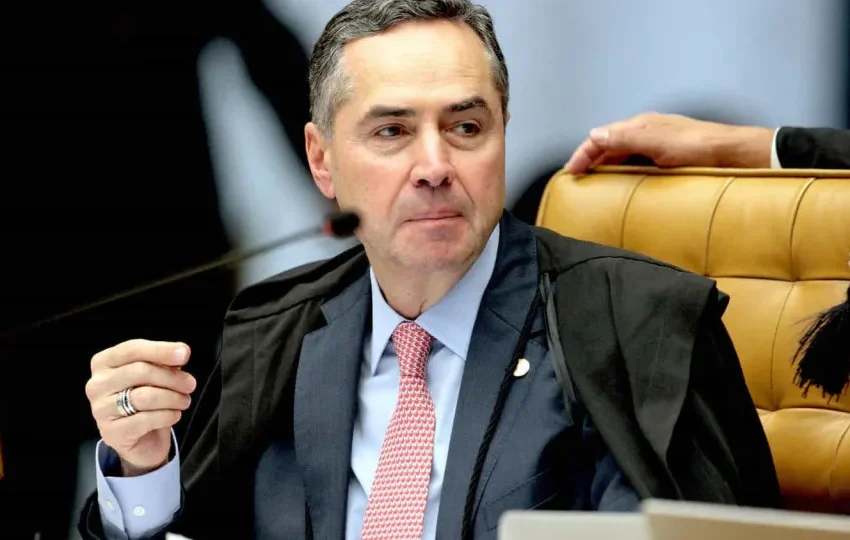  Brasileiros vão de indignação a pena, diz Barroso sobre mulher que pichou estátua no 8/1