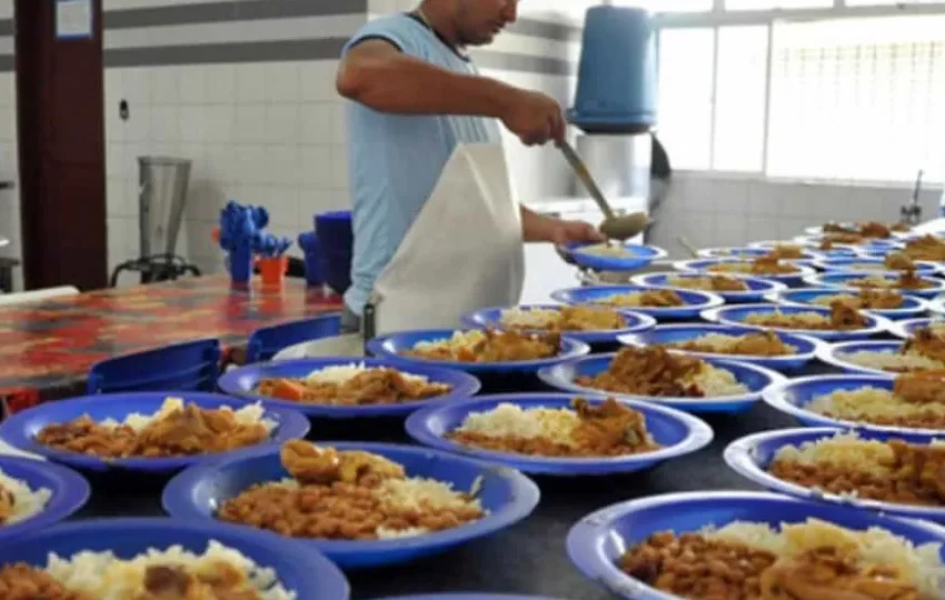  Governo Lula anuncia redução do limite de ultraprocessados na merenda escolar