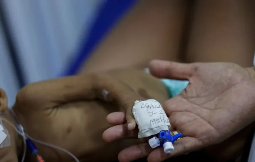  Malária chega a 33 mil casos em um ano na terra yanomami, e quase metade é em crianças de até 9 anos