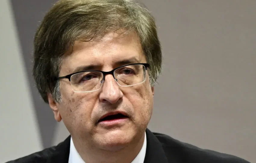 PGR se posiciona contra presença de policiais dentro da casa de Bolsonaro