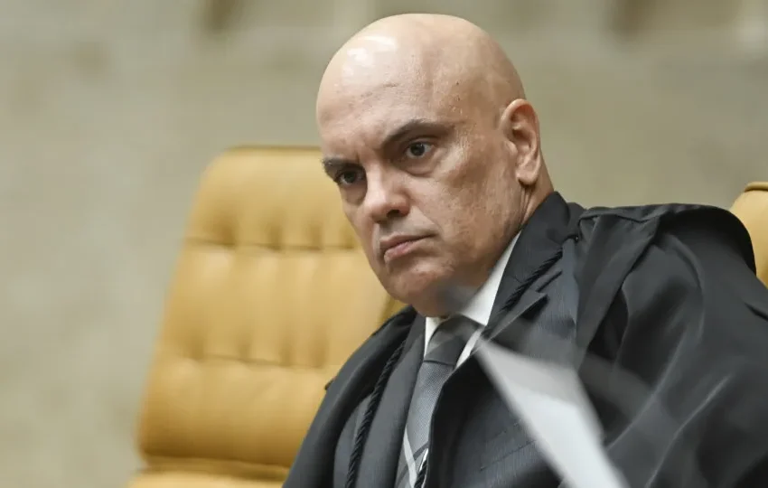Moraes rebate acusação de que seria relator de crime contra si mesmo