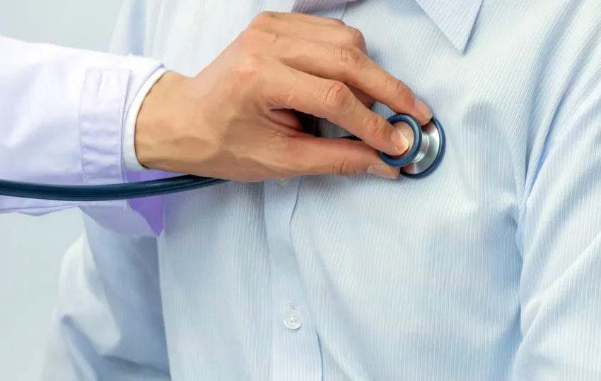  Médico no PR é condenado a prisão por cobrar pacientes por cirurgias feitas pelo SUS