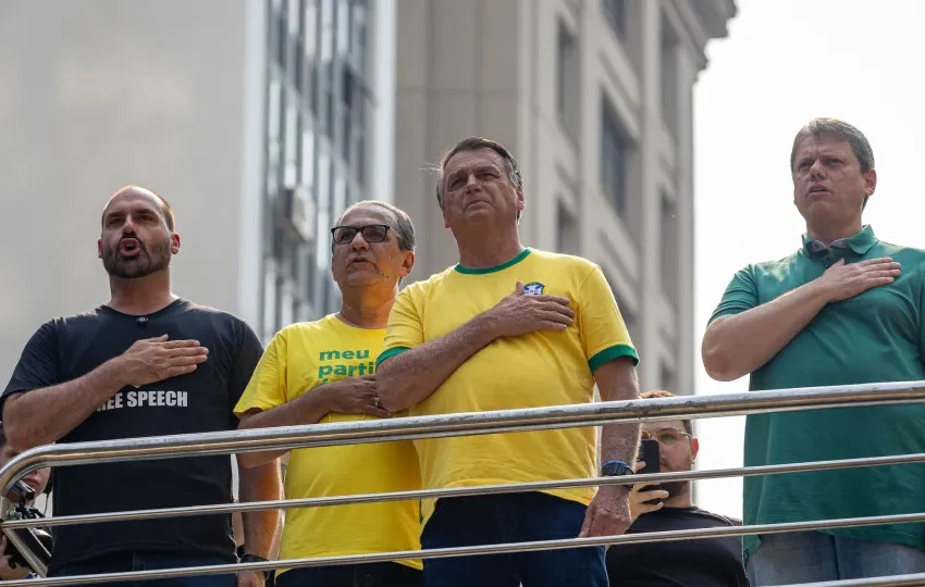  Bolsonaro diz concordar com fala de Malafaia sobre ‘generais frouxos’