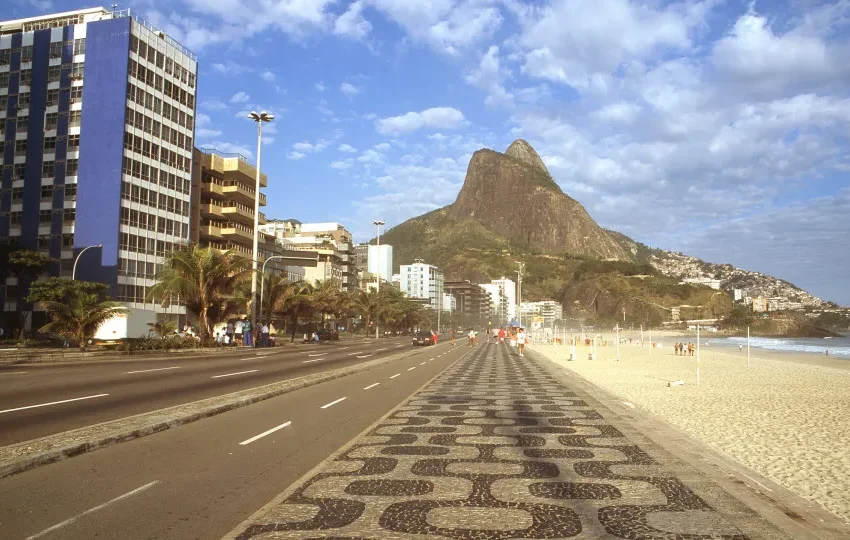  Refém em banco no Leblon: Mulher é libertada e assaltante baleado