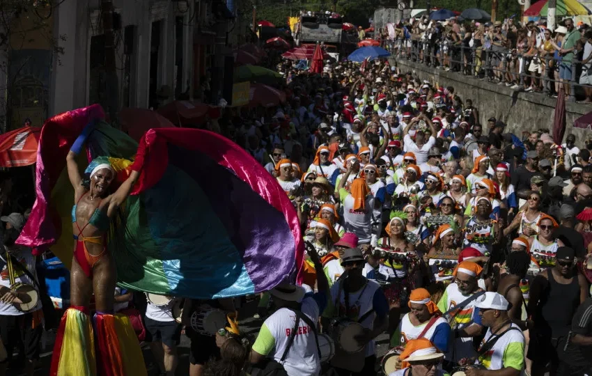  Temperatura máxima no Rio deve chegar a 38°C neste sábado de Carnaval