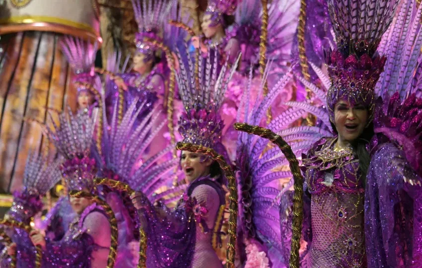  Vai-Vai fecha carnaval de São Paulo com ‘passeio’ por obra e vida de Zé Celso