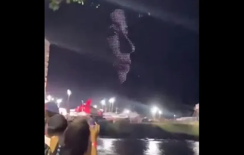  Salvador homenageia Fernanda Torres com show de drones durante o Carnaval