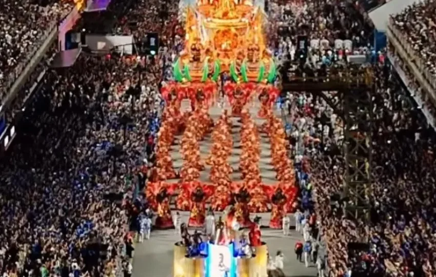  Vila ‘assombrada’ por falhas e Neguinho aclamado marcam 2º dia na Sapucaí