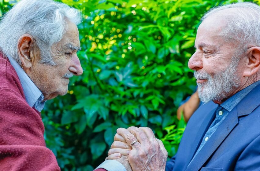 Lula participa de funeral do ex-presidente do Uruguai Pepe Mujica