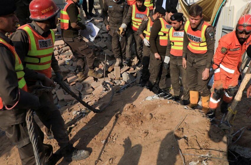  Paquistão diz ter abatido 25 drones; Índia repeliu retaliação