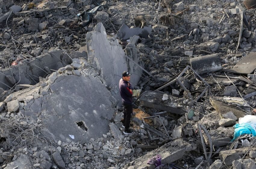  Ataques israelenses matam dezenas em Gaza enquanto Trump visita região