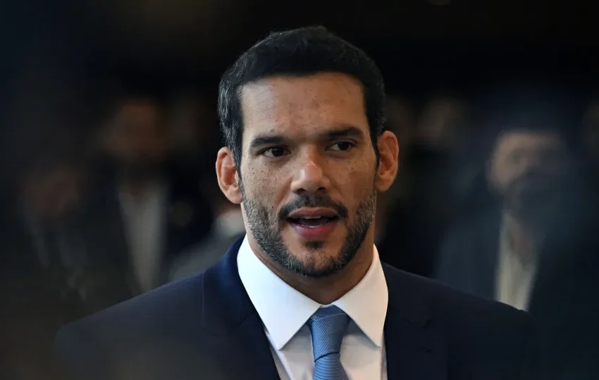  Samir Xaud sobe o tom para reclamar de partida contra Bolívia: ‘Uma verdadeira várzea’