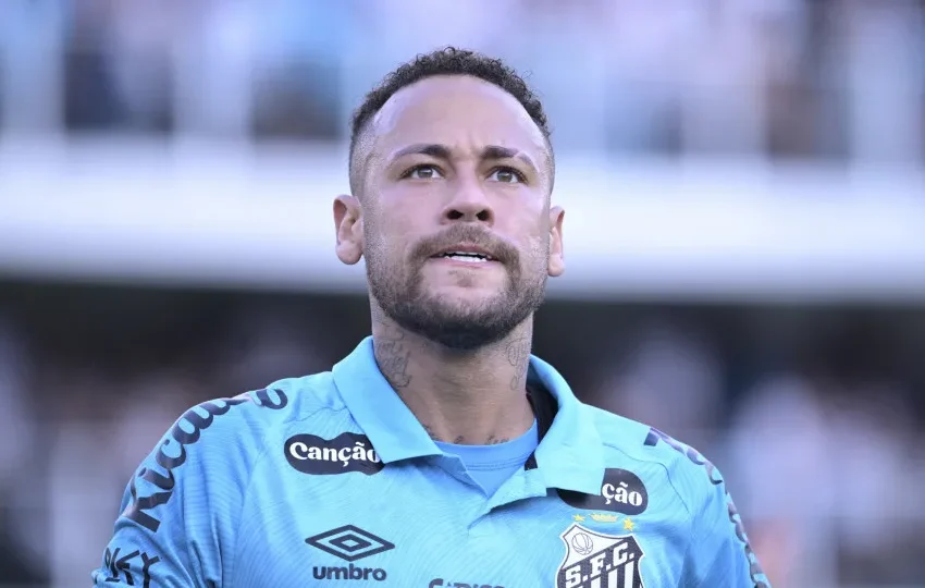  Neymar reclama de regra e faz alerta ao Santos