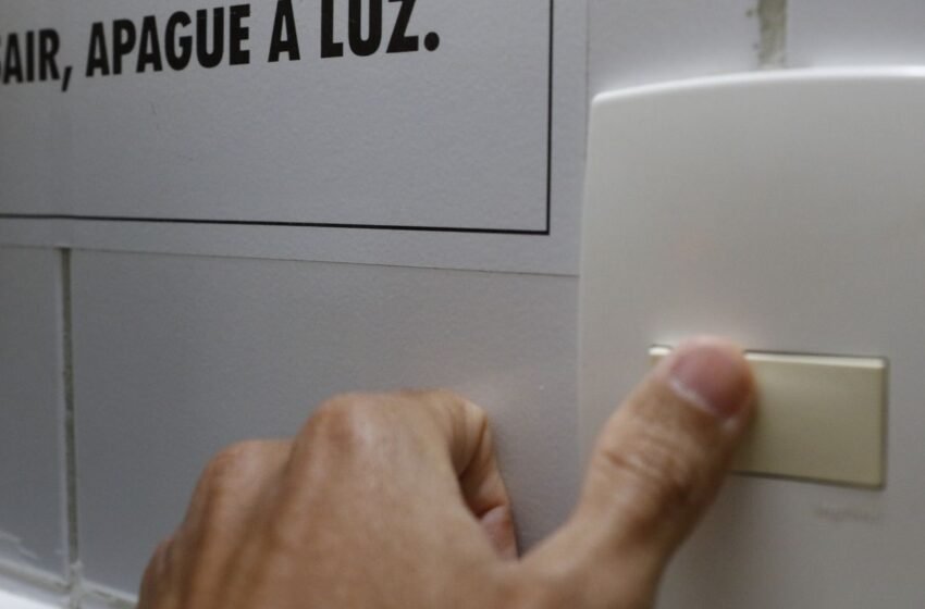 Conta de luz terá bandeira tarifária vermelha patamar 2 em agosto