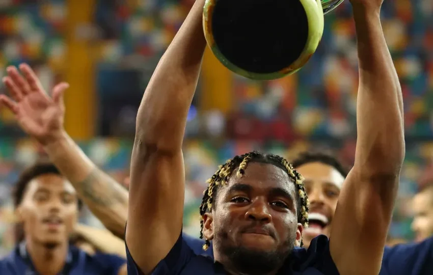 PSG reage após levar dois gols do Tottenham e conquista Supercopa nos pênaltis