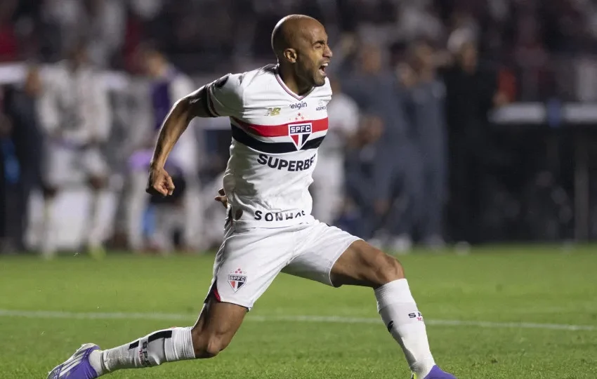 Lucas Moura passa por astroscopia no joelho e não tem nova lesão detectada