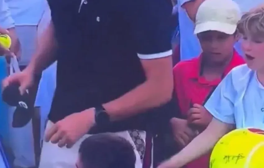  Quem é o homem que roubou boné autografado de criança no US Open?