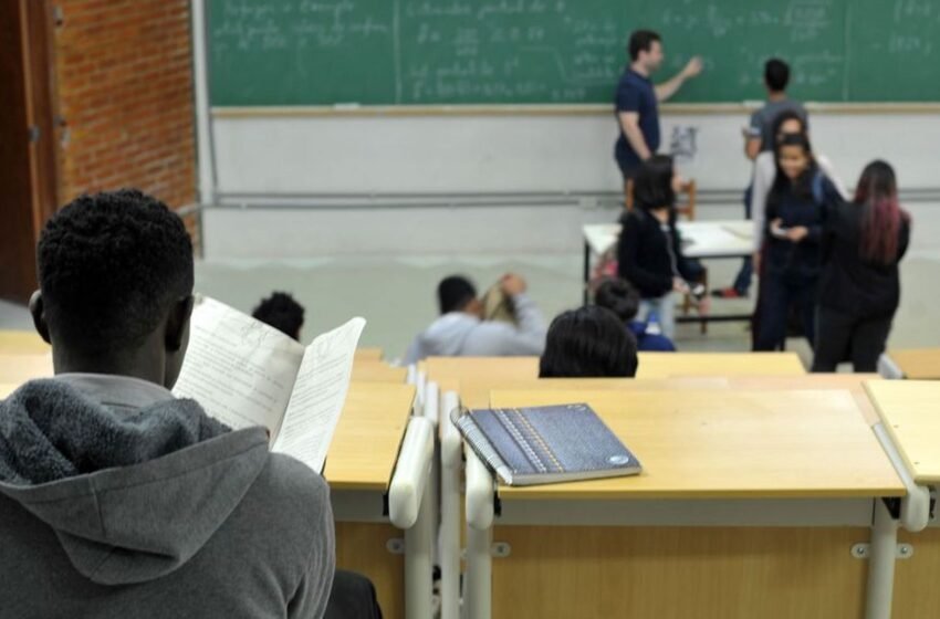 MEC oferta 7,8 mil vagas de pós-graduação gratuita para professores