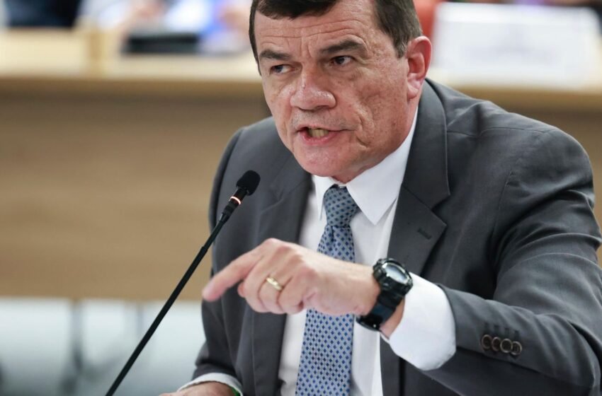  Fux vota pela absolvição de ex-ministro da Defesa de Bolsonaro