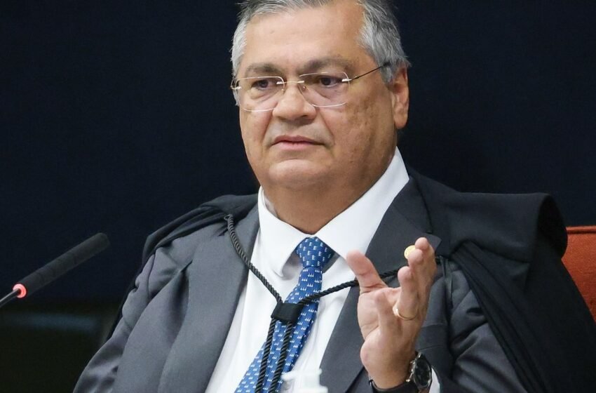  Dino vota pela condenação de Bolsonaro e mais sete; placar está 2 a 0
