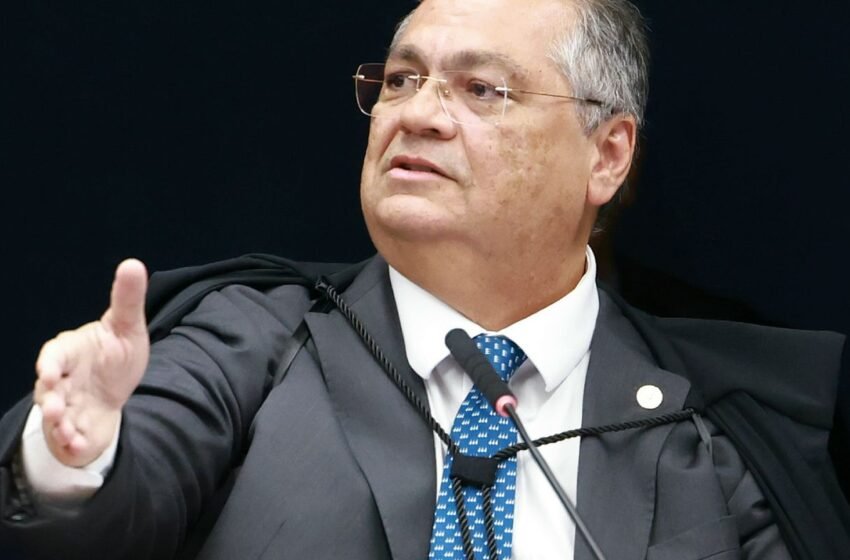  Dino diz que STF não vai se intimidar com tweet de governo estrangeiro