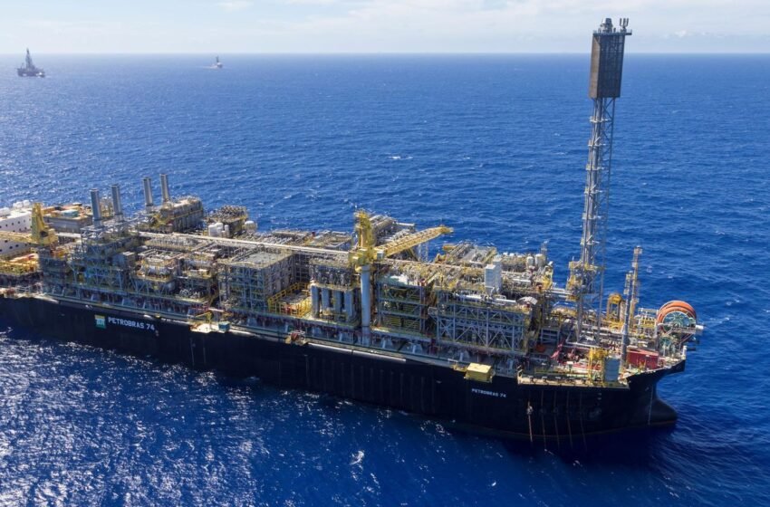  Petrobras capta US$ 2 bilhões com venda de títulos no exterior