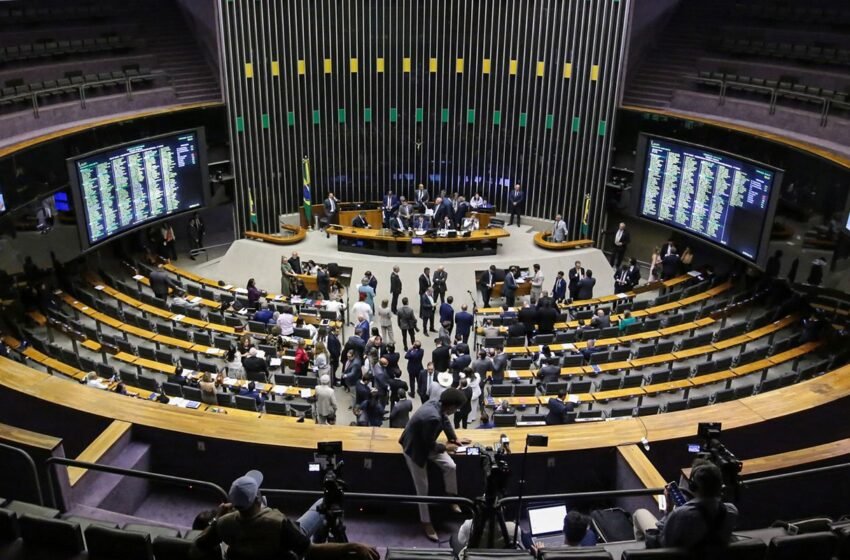  Delegados da PF alertam sobre riscos da PEC da Blindagem