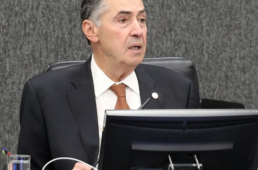 Aposentadoria de Barroso é publicada no Diário Oficial