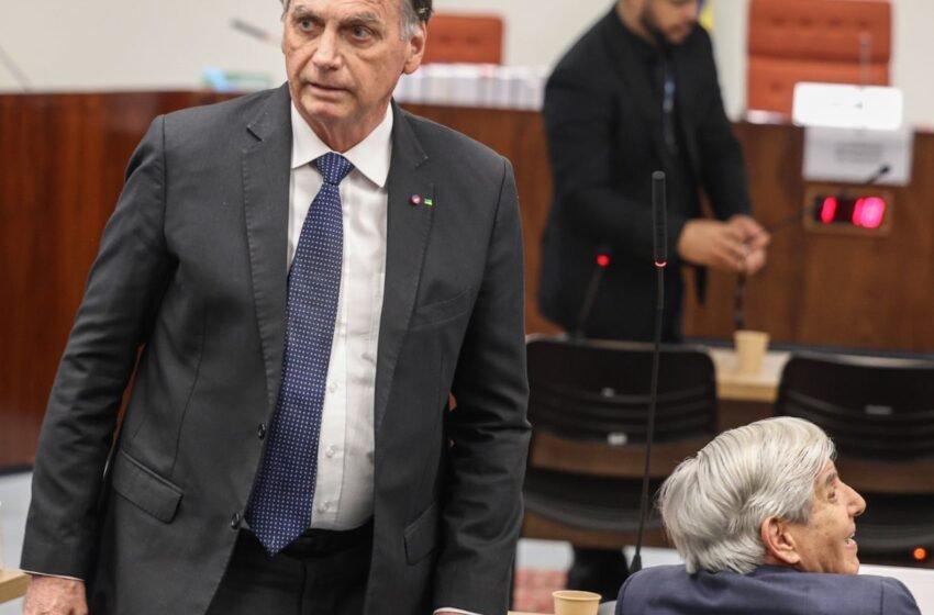 Bolsonaro pede autorização para comemorar aniversário de sua filha