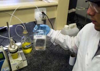 Casos confirmados de intoxicação por metanol chegam a 59 no Brasil