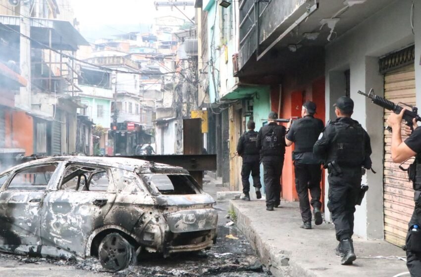  Com vias interditadas, Rio de Janeiro entra em estágio 2 de atenção