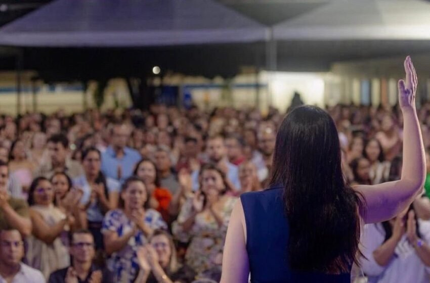 Prefeita Pauline Pereira celebra o Dia do Professor com valorização e repasse de precatórios em Campo Alegre – AMA