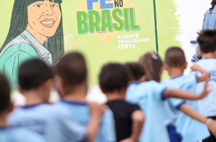 PNE: relatório sugere investimento de 7,5% do PIB para educação