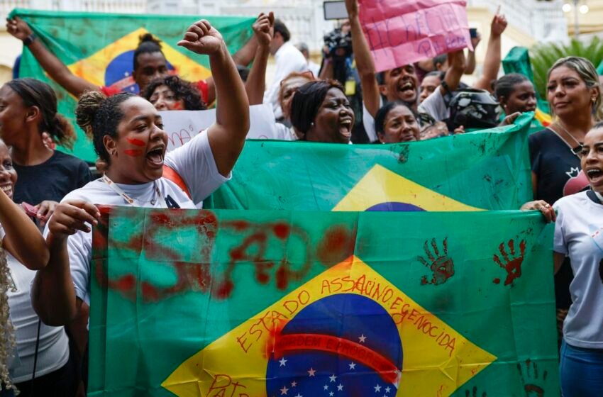  Moradores do Alemão e da Penha protestam contra mortes em operação