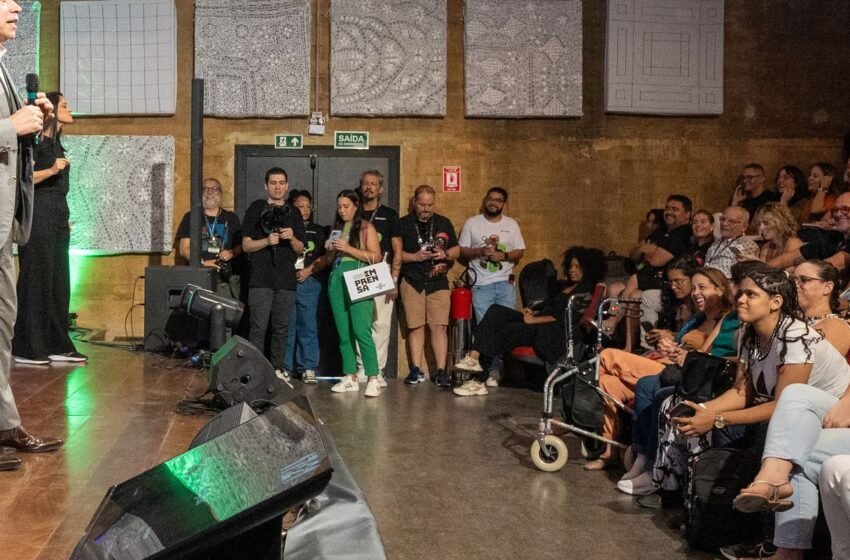 Tecnologia é ferramenta, não garantia, diz Karnal no Rec’n’Play