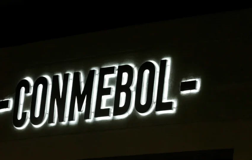  Racing ‘não liga’ para multa e aposta em pirotecnia mesmo após sanções