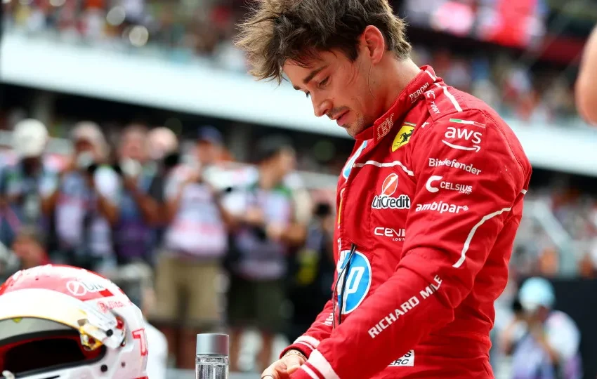  Leclerc lidera treino no México com duelos diretos por vaga na F1 em 2026